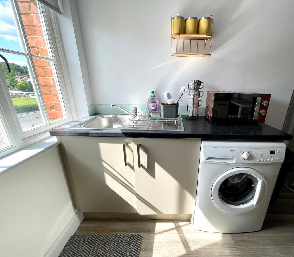 Stylish Cosy And Bright Apartment - Fantastic Location - Perfect For Business Or Solo Travellers Bishop's Stortford Esterno foto